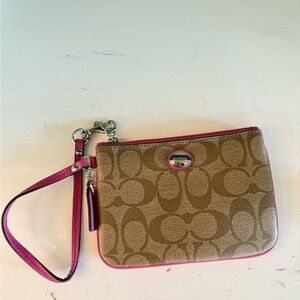 Coach Peyton Signature Small Wristlet Fuchsia